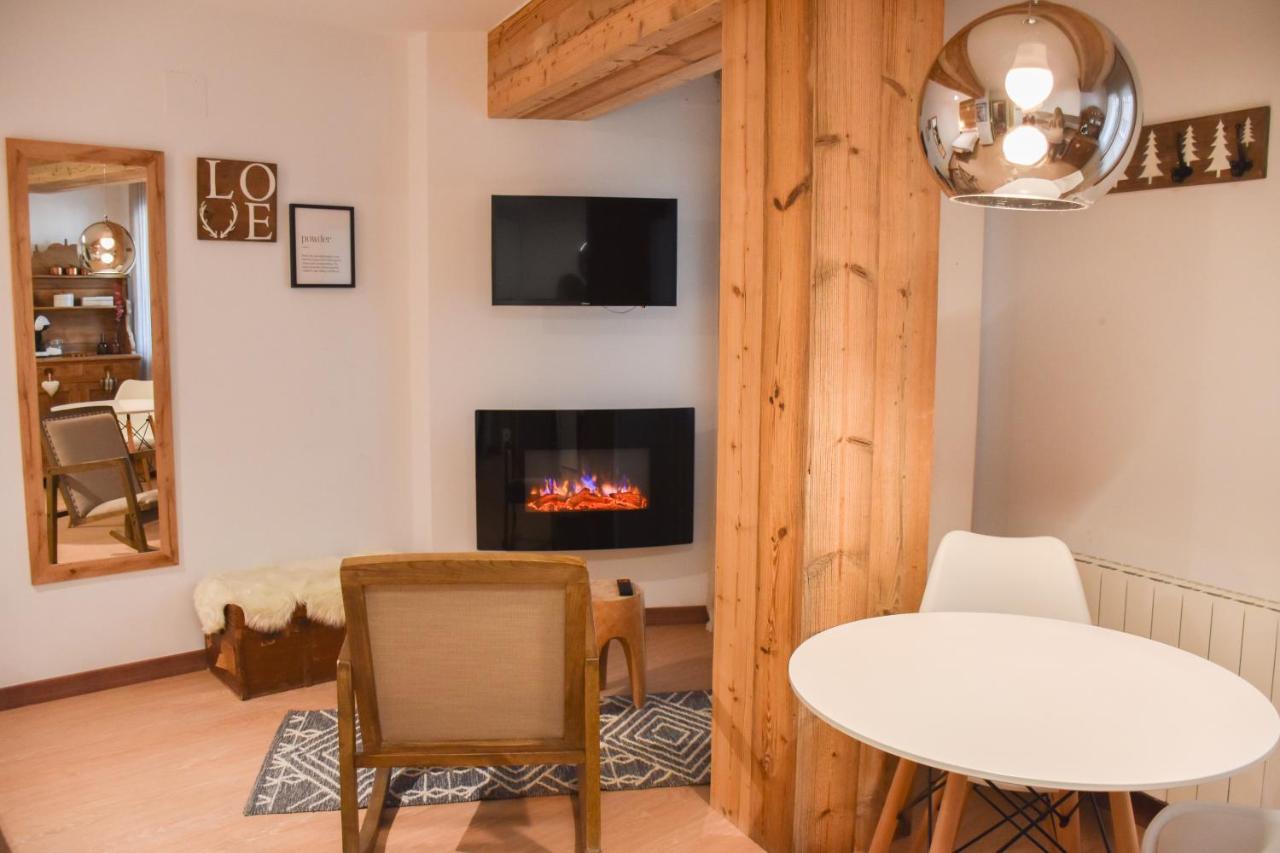 Envalira - Woody Apartament El Pas de la Casa